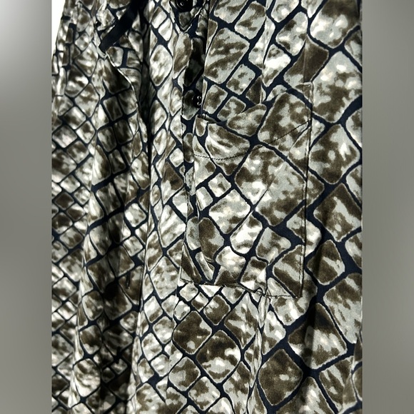 White Stag Patterned Button Up Blouse Size Large - Picture 4 of 7